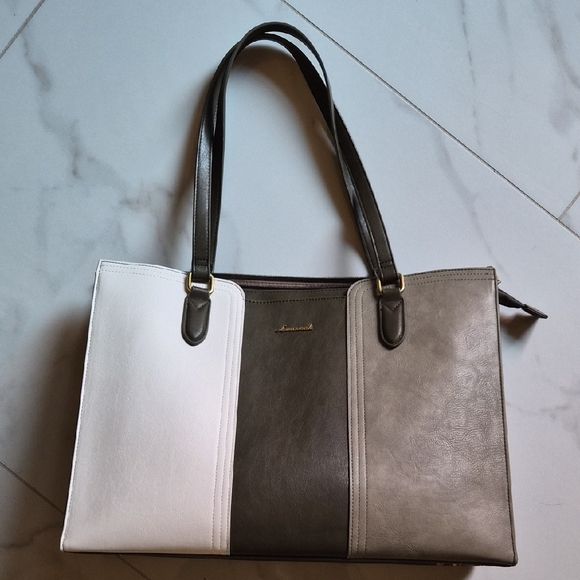 Lovevook Handbags - Lovevook 17 Inch Laptop Tote